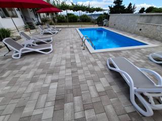 Holiday house Ana- for quite and relaxing vacation - Seget Vranjica - 0