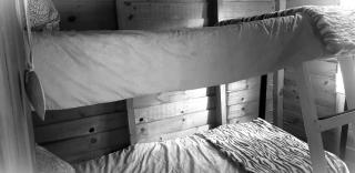 Island Cabin at Drakensberg International Backpackers - 1