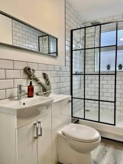 Perfect Base for Work & Leisure in Newport! - Newport - 1