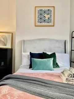 Perfect Base for Work & Leisure in Newport! - Newport - 5