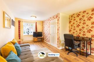 3 Bedroom House By B and R Serviced Accommodation Amesbury With Super fast Wi-Fi 145Mbps - Amesbury - 3