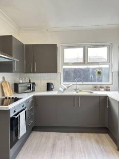 Modern Apartment Near Newport City Centre! - Newport - 3