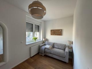Als Gruppe in der Neuburgerstraße - Augusta (Augsburg) - 7
