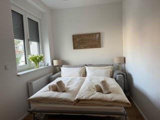 Als Gruppe in der Neuburgerstraße - Augusta (Augsburg) - 3