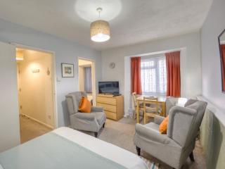 Apartment 8 - Large Studio Sea Front-Ground floor -Free Parking - 4