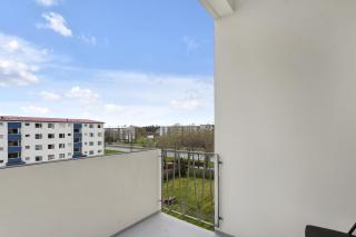 Bright 1BR Apartment with a View - Reykjavik - 4