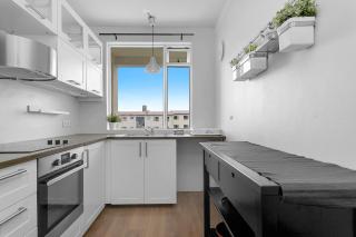 Bright 1BR Apartment with a View - Reykjavik - 2