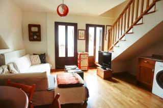 Casa Estela - Duplex by Cardi Suites - 0