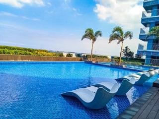 Elegant 1BR near Solaire, Okada, Mall of Asia - Manila - 3