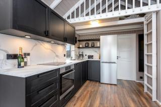 Scenic 3BR Summerhouse w HotTub Near Golden Circle - Minni-Borg - 9