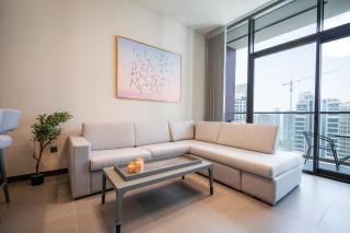 High Floor With Marina View - 2