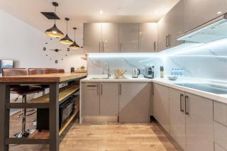 Central 2BR with Stunning Marina Skyline - Dubái - 8