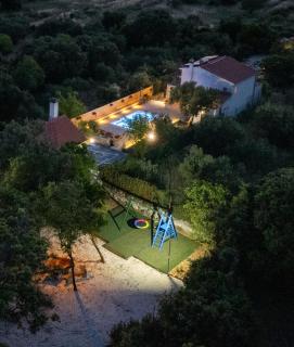 Village house, no neighbors,private forest and pool - Dograde - 0