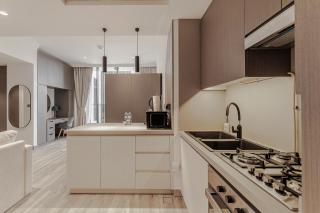 Modern Studio with Pool View & Gym Access - 4