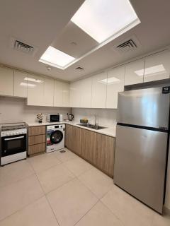 Spacious 2Bedroom Apartment - Dubái - 5