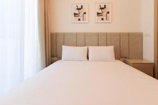 Modern Living in Oakley Square Fully Furnished 1BR - 3