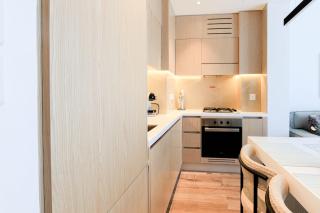 Modern Living in Oakley Square Fully Furnished 1BR - 1