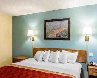 Econo Lodge - Pryor - 3