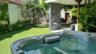 Loft Garden Villa - 4 Br, 3 Ba, Sleeps 10, 7 min to downtown - Budapest - 0