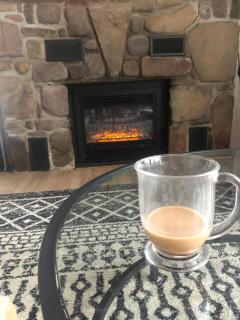 Cozy Cottage 1 Block Walk From Lake Naomi - Poconos Pennsylvania Area 2 hours from New York City or Philadelphia - Pets Welcome - Pocono Pines - 5