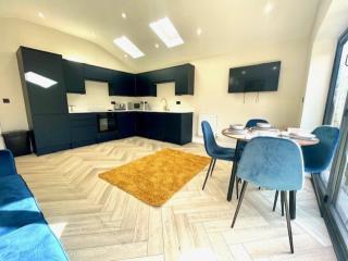 Modern 2BR Duplex with Garden in Cardiff Stylish and Relaxing Stay - Cardiff - 3