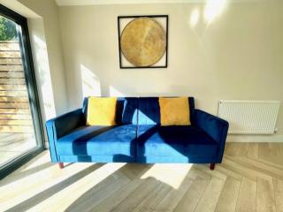 Modern 2BR Duplex with Garden in Cardiff Stylish and Relaxing Stay - Cardiff - 5