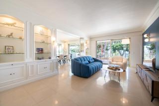 3-Br Apartment with Sea View & Terrace La Croisette - Cannes - 9