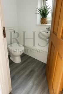 4-Bed Home in Maidenhead - Maidenhead - 7
