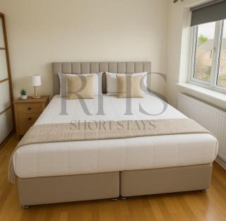 4-Bed Home in Maidenhead - Maidenhead - 3