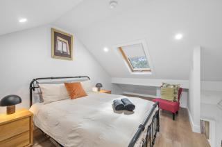 Gallery on Kent - Prime Location - Sidney - 4