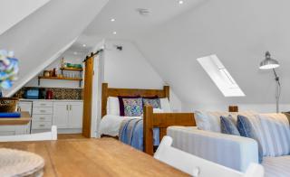 The Summer Chalet - Roslin - 5