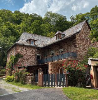 Gîte Le Pressoir domaine de jouani - Villecomtal - 0