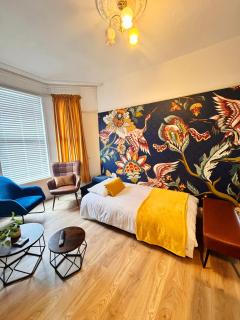 Stylish City Living 2 Bedroom Apartment - 7