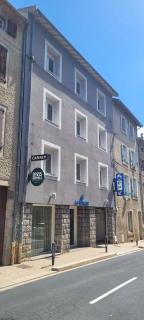 Logis Hotel Restaurant Le Cygne - Yssingeaux - 0