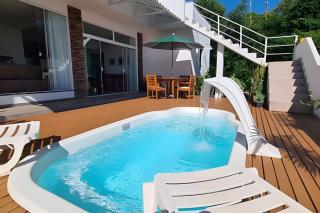 Casa com piscina e terraço próximo à praia - Penha - 0
