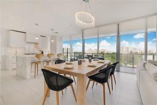 Two-Bedroom Apartment with Oceanfront Balcony - Fort Lauderdale - 3