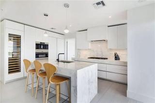 Two-Bedroom Apartment with Oceanfront Balcony - Fort Lauderdale - 5