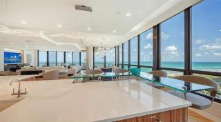 Spacious 3 bedrooms and 4 bathrooms Condo - Longboat Key - 0