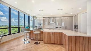 Spacious 3 bedrooms and 4 bathrooms Condo - Longboat Key - 7