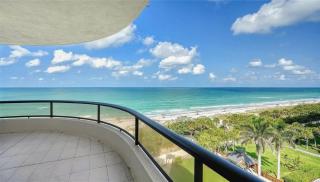 Spacious 3 bedrooms and 4 bathrooms Condo - Longboat Key - 1