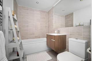 Stylish 2 Bedroom Apartment - Balcony - Parking - Netflix 97M - Birmingham - 6