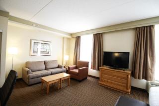 Waterloo Suites Hotel, Trademark Collection by Wyndham - Waterloo - 2