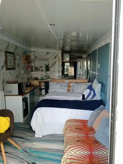 Cozy Private En Suite Studio - 7