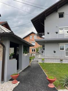 Home in Sarajevo - Doglodi - 9