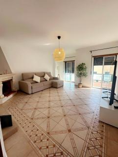 Elegant Getaway II - Lisbon- 2 bedroom apartment in Montijo - 1