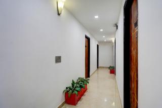 Super Townhouse Status By Sbg Near Anand Vihar Vaishali Metro Station - Ghaziabad - 0