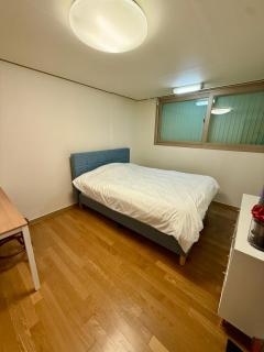 5min walk to Subway line 7 - Seoul - 2