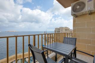 5th floor Seafront Apartment - St. Paul's Bay - 9