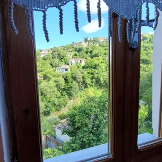 Jona Guest house - Gjirokastër - 2
