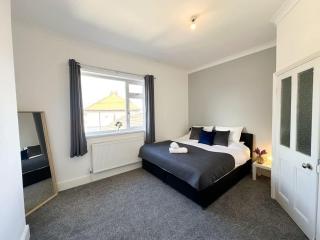 Wrightson House by Blue Skies Stays - Stockton-on-Tees - 2